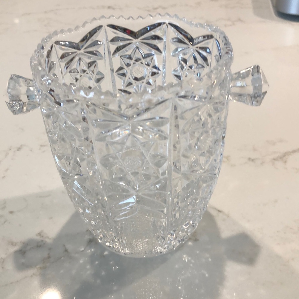 Vintage glass Bar ice bucket 5.5 inches crystal beautiful